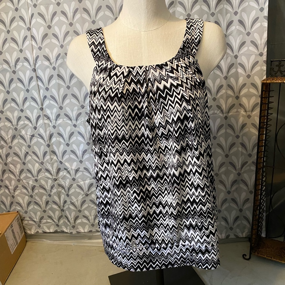 Womens Large Tank Top Black And White zig Zag Print AB Studio Pleat Neck Detail